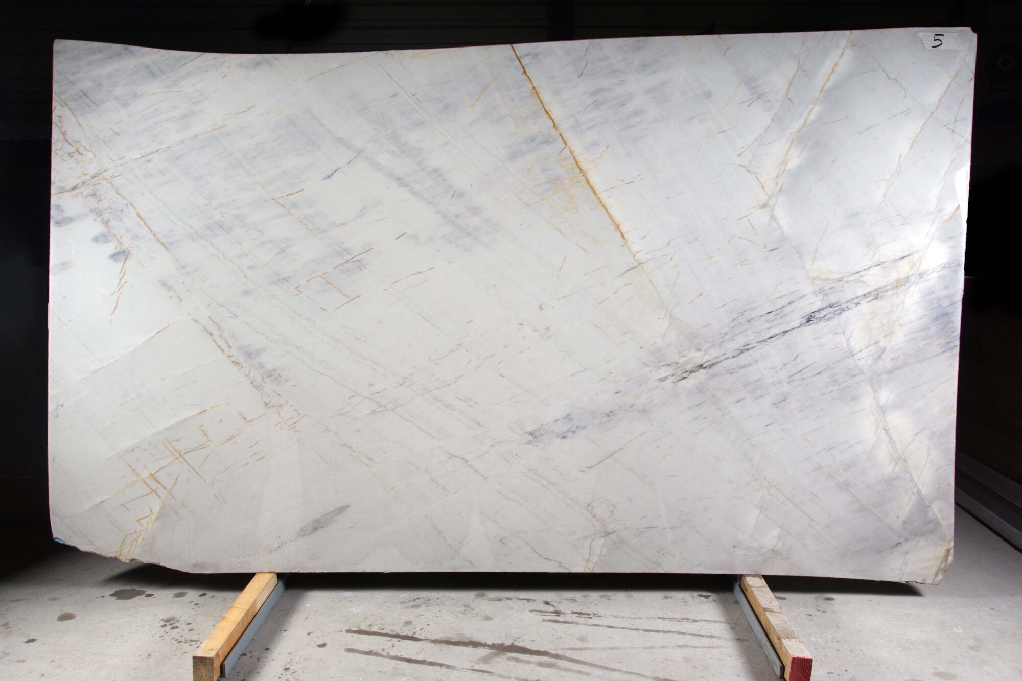 Quartz or Quartzite What's the Difference? 4 Qualities to Compare